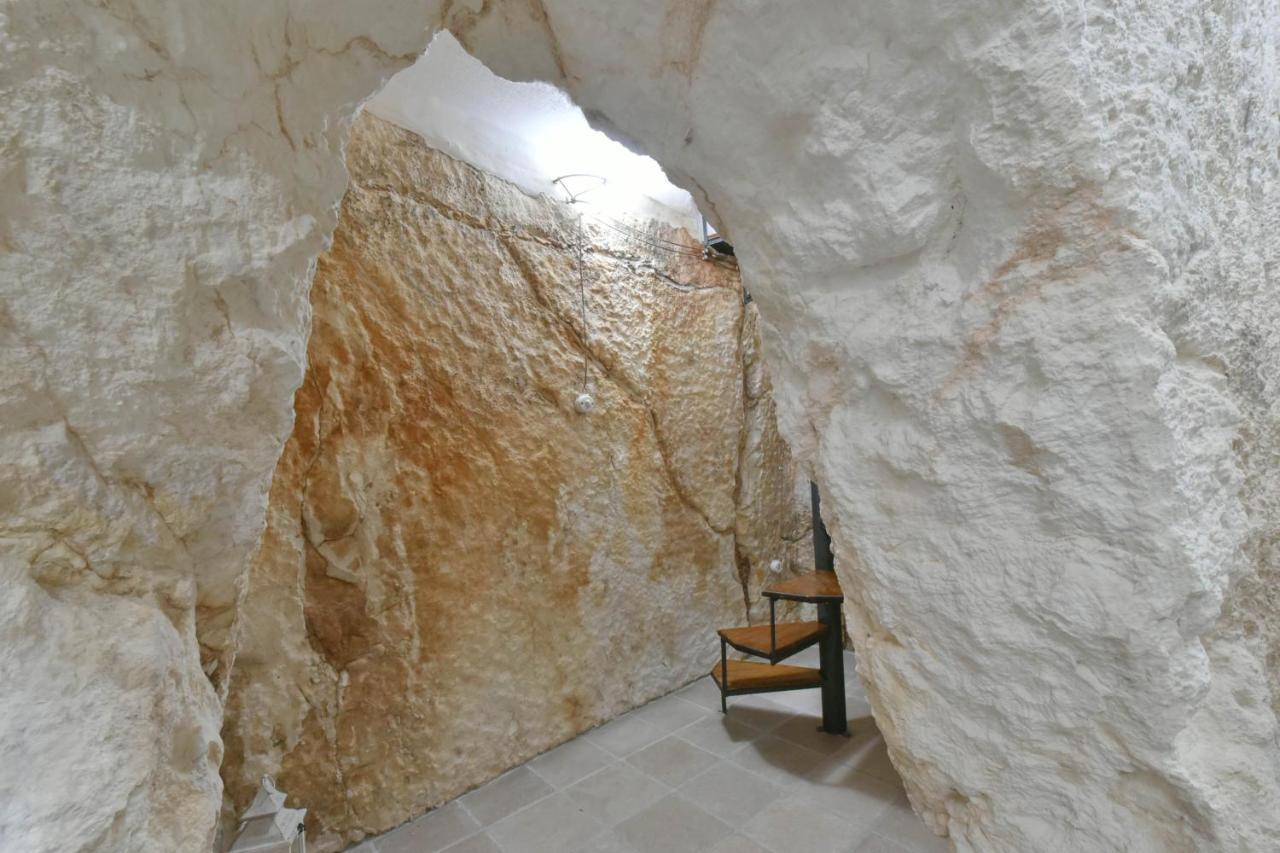 شقة Grotta Antigone - 3Min Dal Centro Storico أوستوني المظهر الخارجي الصورة